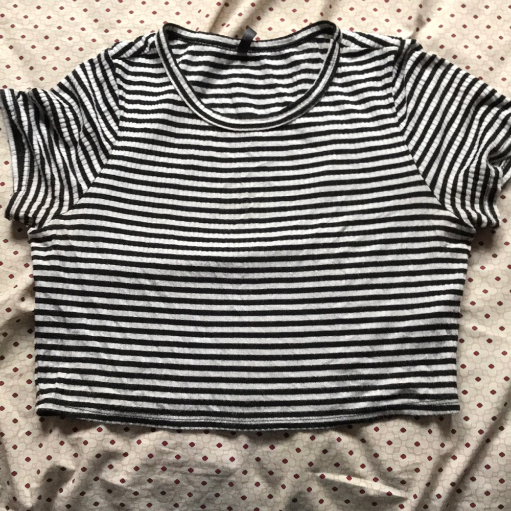 Blank and white crop top